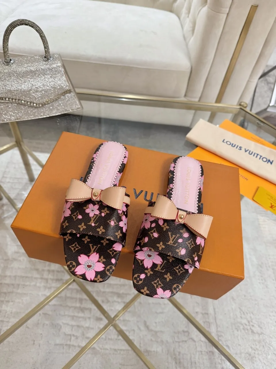 👟👟Ex-factory price 340👟👟 Genuine leather sole +40 Lv denim jacquard slippers, ex-factory price 70-43 Leather sole +40